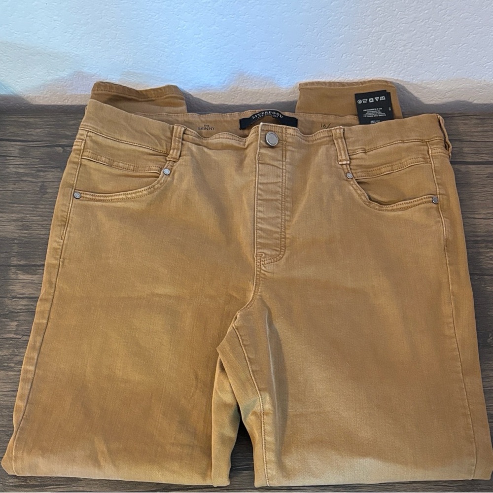 women’s skinny jeans size waist 33 has stains